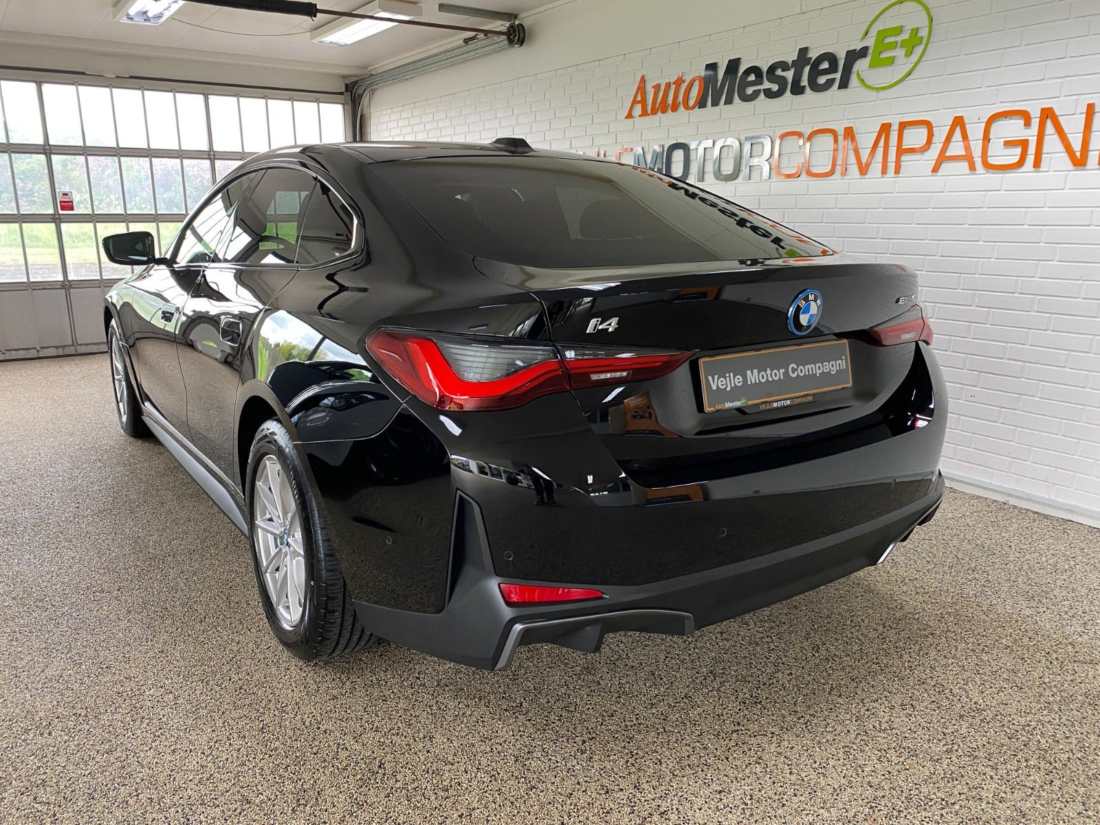 Sort BMW i4 fra 2023