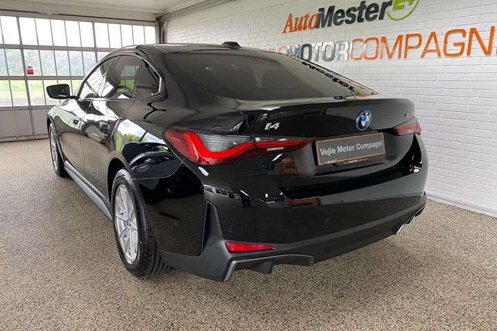 Sort BMW i4 fra 2023