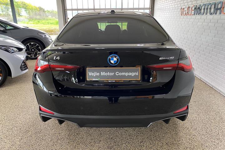 Sort BMW i4 fra 2023