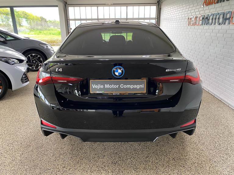 BMW i4 eDrive40 Charged
