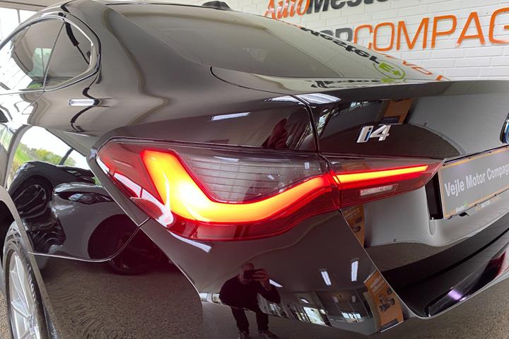 Sort BMW i4 fra 2023