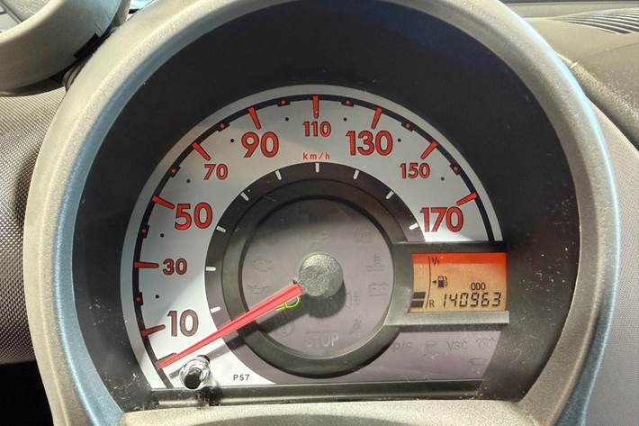 Grå Citroën C1 fra 2010