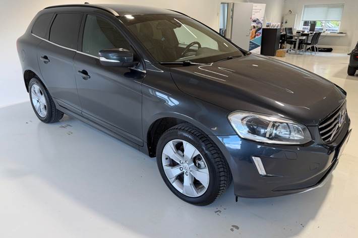 Grå Volvo XC60 fra 2015