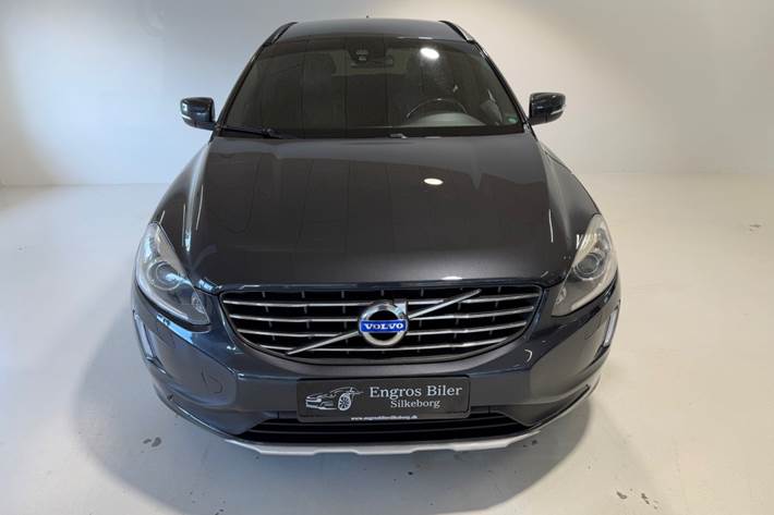 Grå Volvo XC60 fra 2015