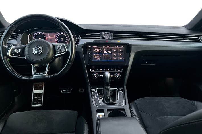 Hvid VW Arteon fra 2020