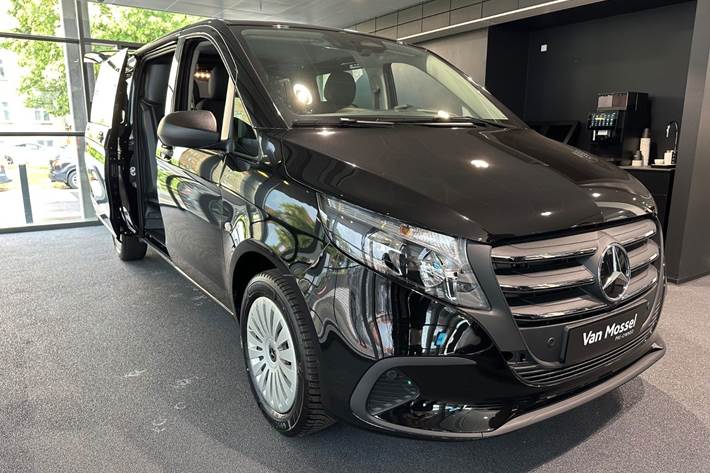 Sort Mercedes Vito 114 fra 2024