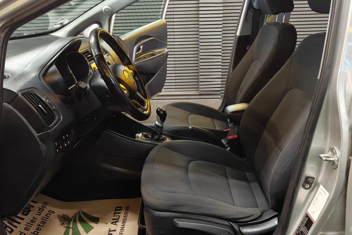 undefined Kia Rio fra 2012