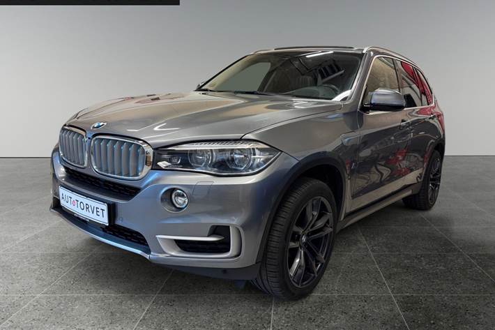 Grå BMW X5 fra 2017