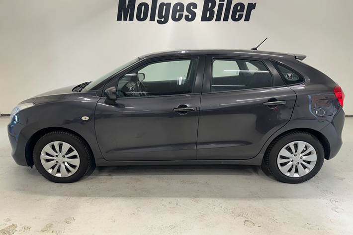 Grå Suzuki Baleno fra 2016