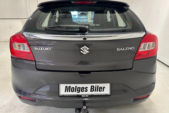 Grå Suzuki Baleno fra 2016