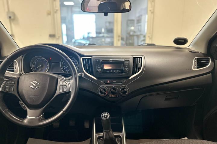 Grå Suzuki Baleno fra 2016