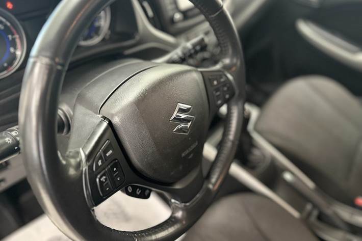 Grå Suzuki Baleno fra 2016