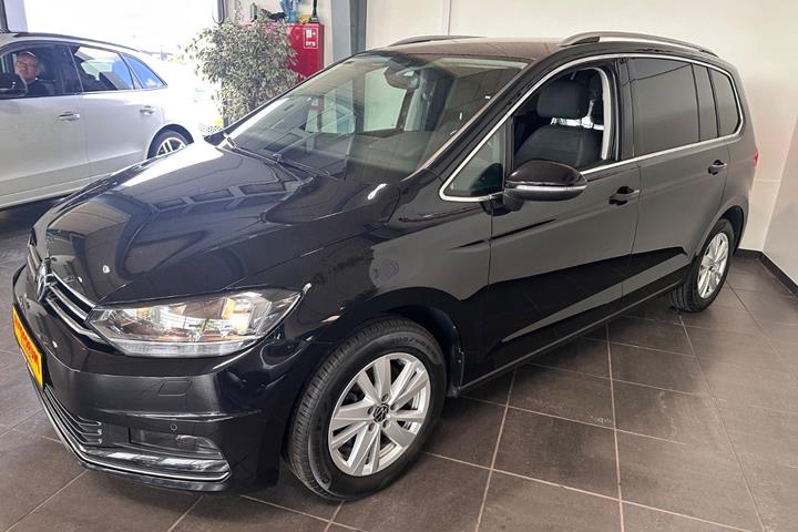 Sort VW Touran fra 2023