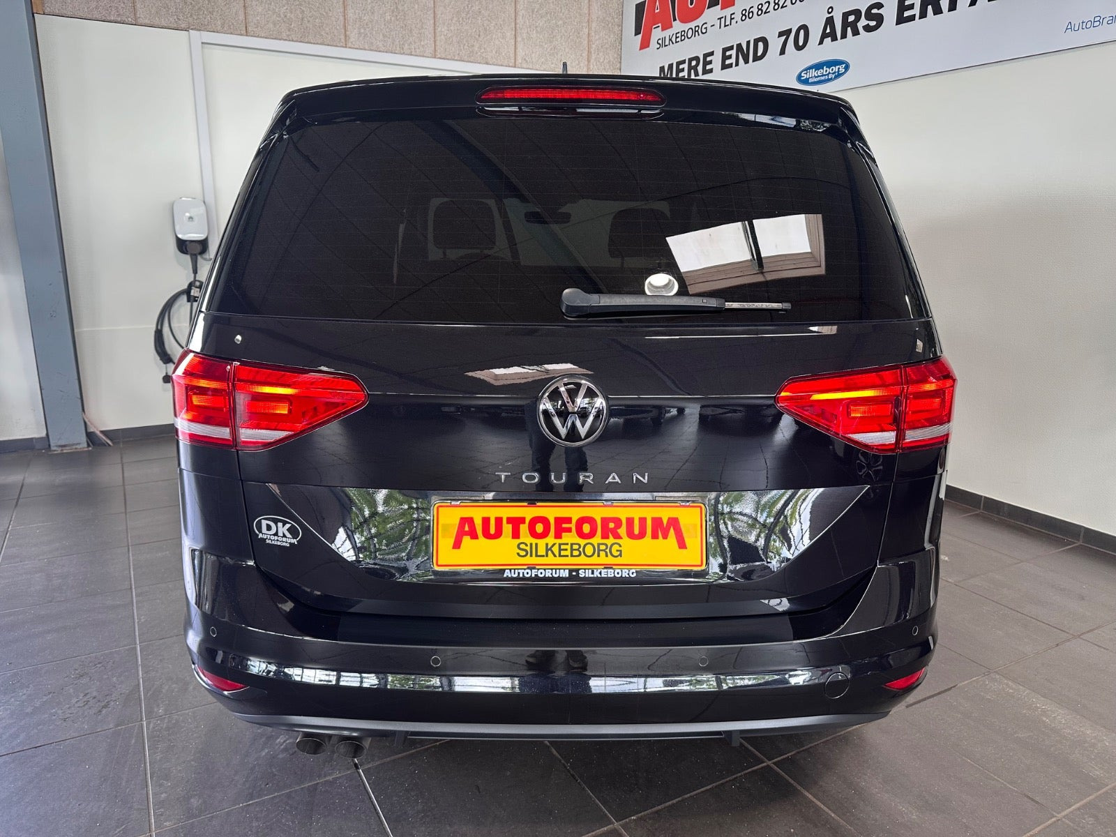 Sort VW Touran fra 2023