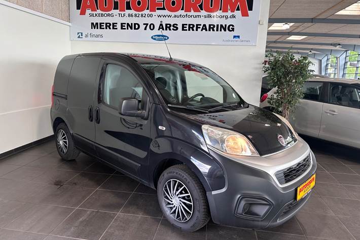 Sort Fiat Fiorino fra 2017