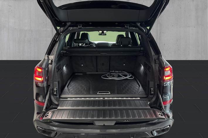Sort BMW X5 fra 2021