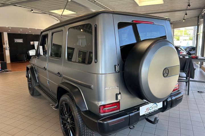 Grå Mercedes G63 fra 2020