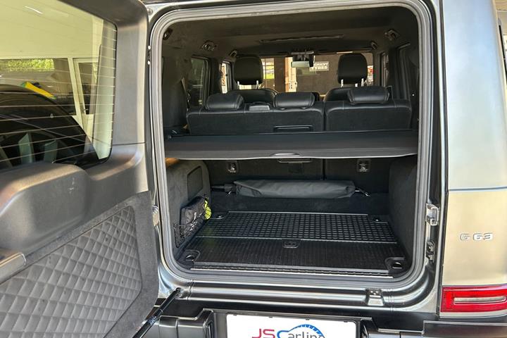 Grå Mercedes G63 fra 2020