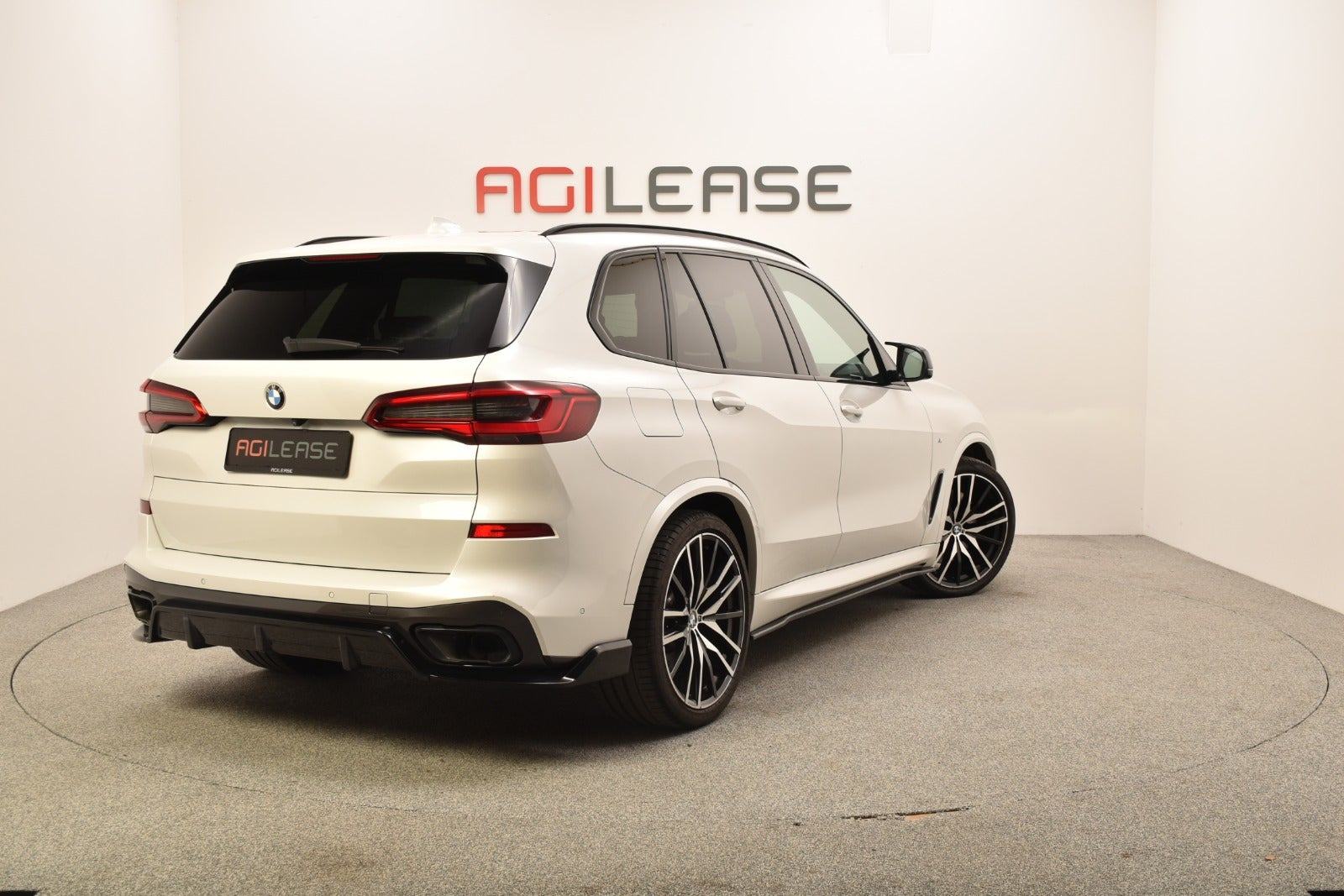Hvid BMW X5 fra 2019