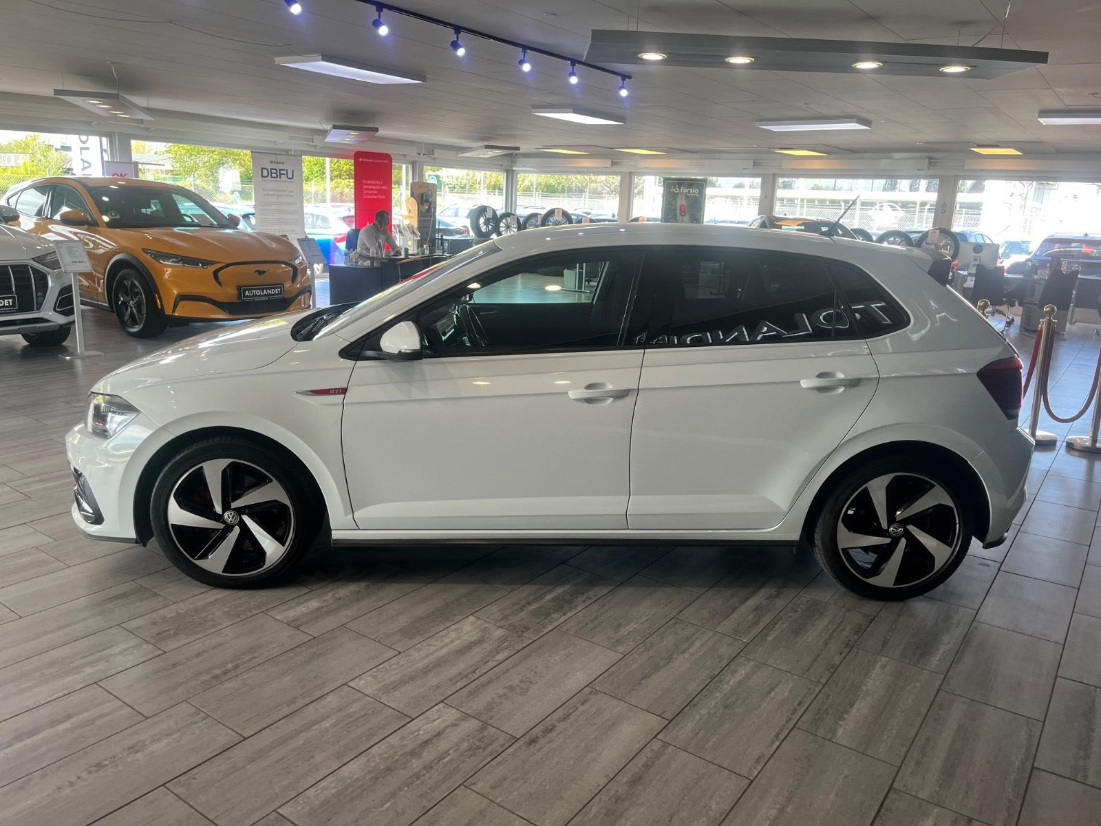Hvid VW Polo fra 2019