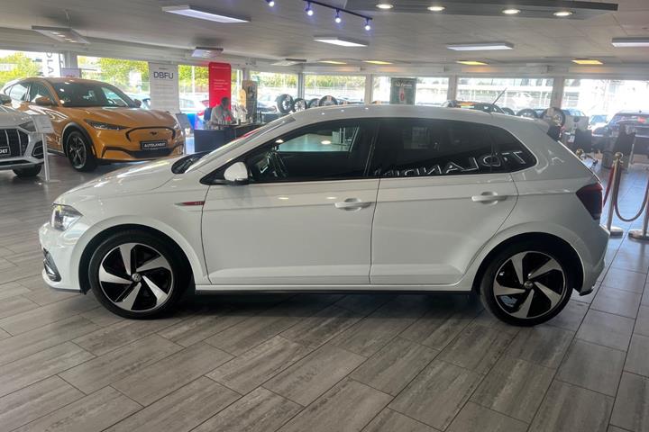 Hvid VW Polo fra 2019