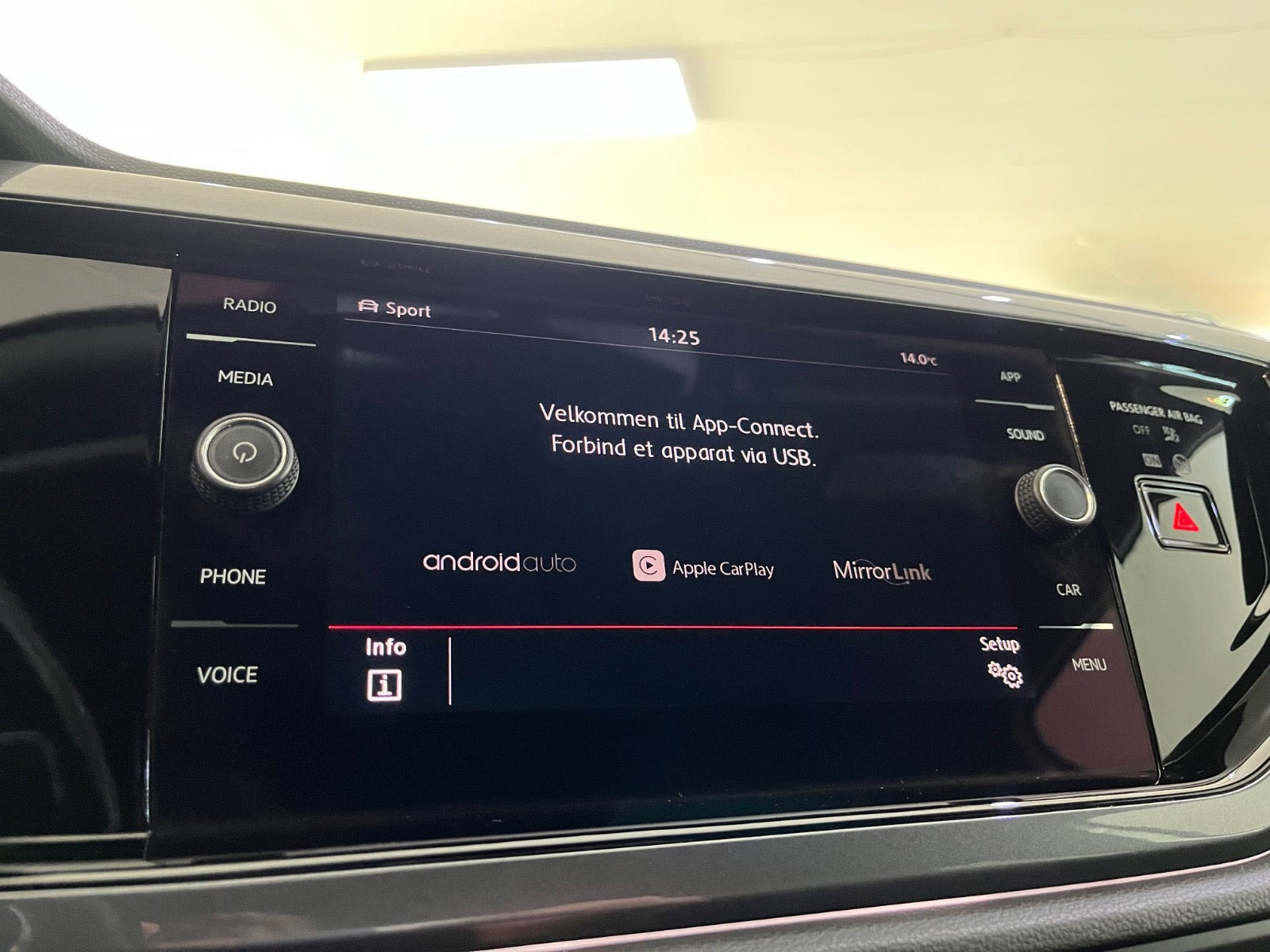 Hvid VW Polo fra 2019