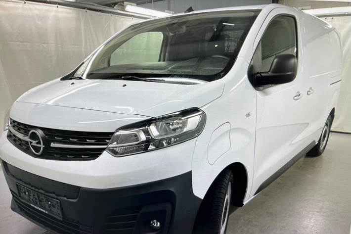 Hvid Opel Vivaro-e fra 2023
