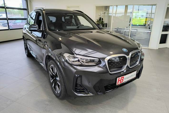 Grå BMW iX3 fra 2023