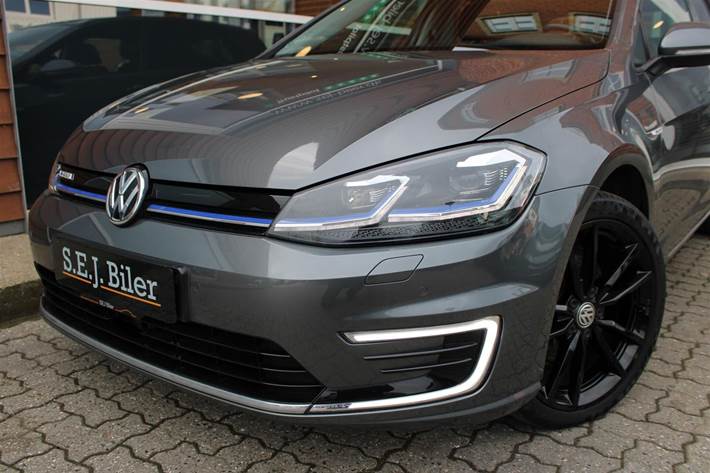 Grå VW e-Golf VII fra 2020
