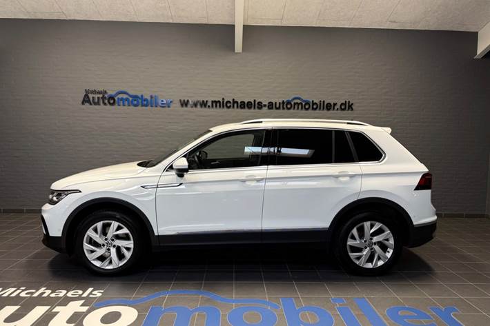 Hvid VW Tiguan fra 2023