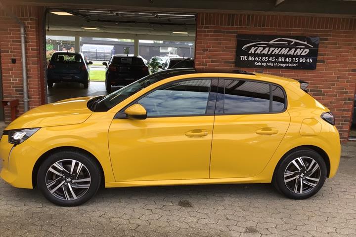 Gul Peugeot 208 fra 2021