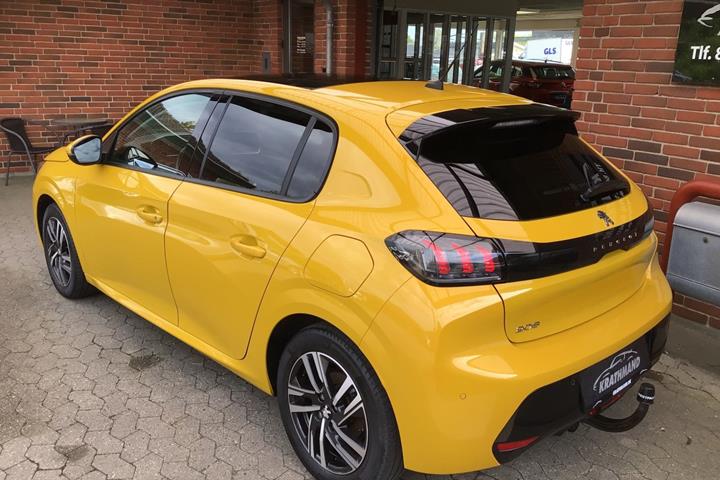 Gul Peugeot 208 fra 2021