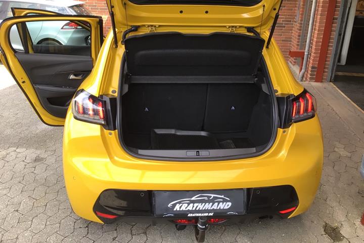 Gul Peugeot 208 fra 2021