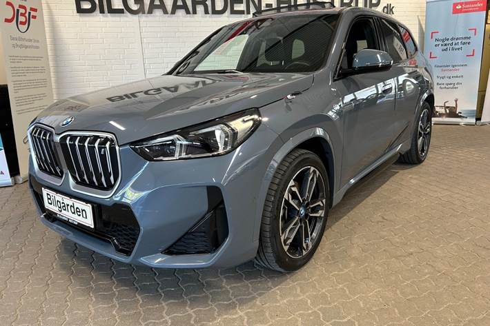 Grå BMW iX1 fra 2023