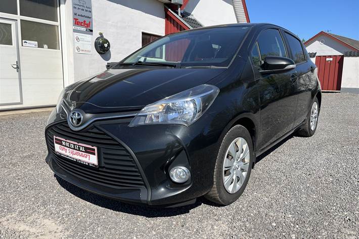 Sort Toyota Yaris fra 2015