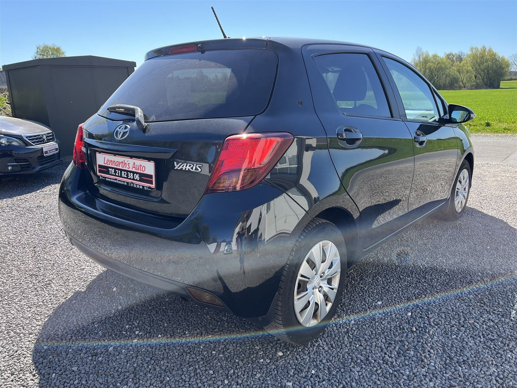 Sort Toyota Yaris fra 2015