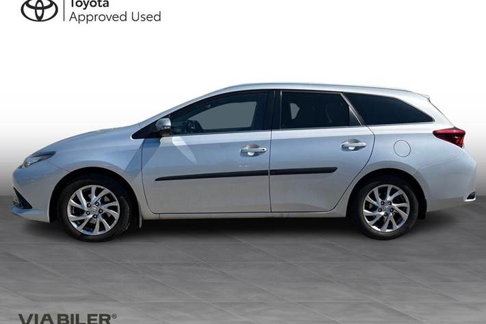 Sølv Toyota Auris fra 2017