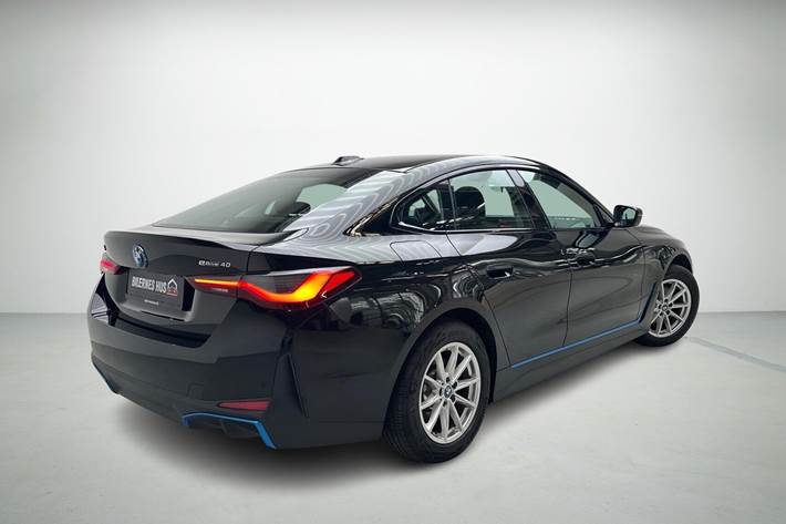Sort BMW i4 fra 2023