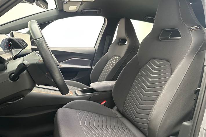 Grå Cupra Born fra 2023