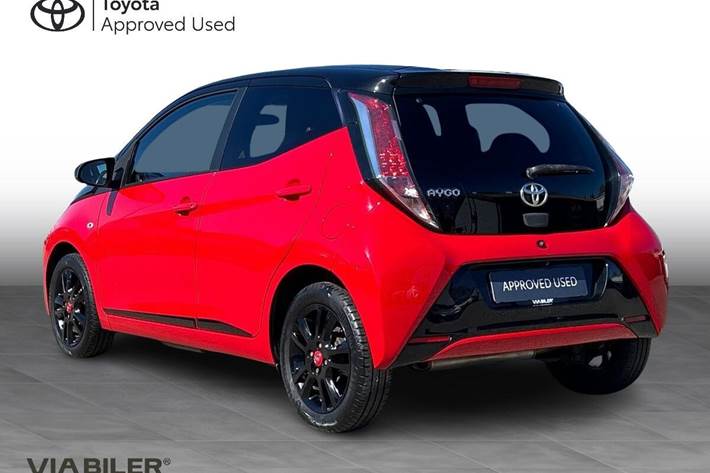 Rød Toyota Aygo fra 2017