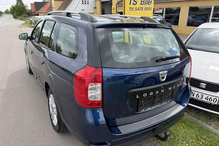 Blå Dacia Logan fra 2016