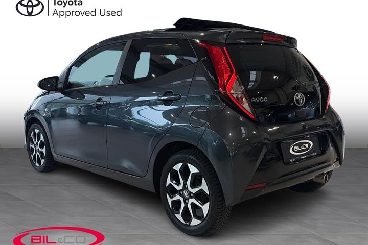 Grå Toyota Aygo fra 2021