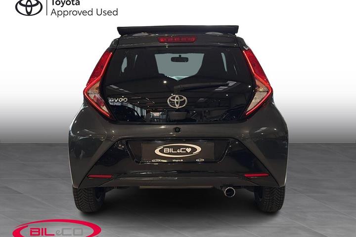 Grå Toyota Aygo fra 2021