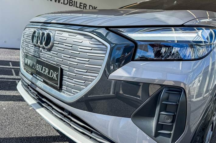 Grå Audi Q4 fra 2024