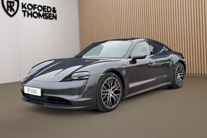 Grå Porsche Taycan fra 2021 set udefra