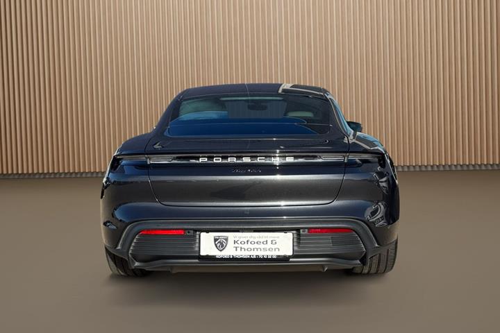 Grå Porsche Taycan fra 2021