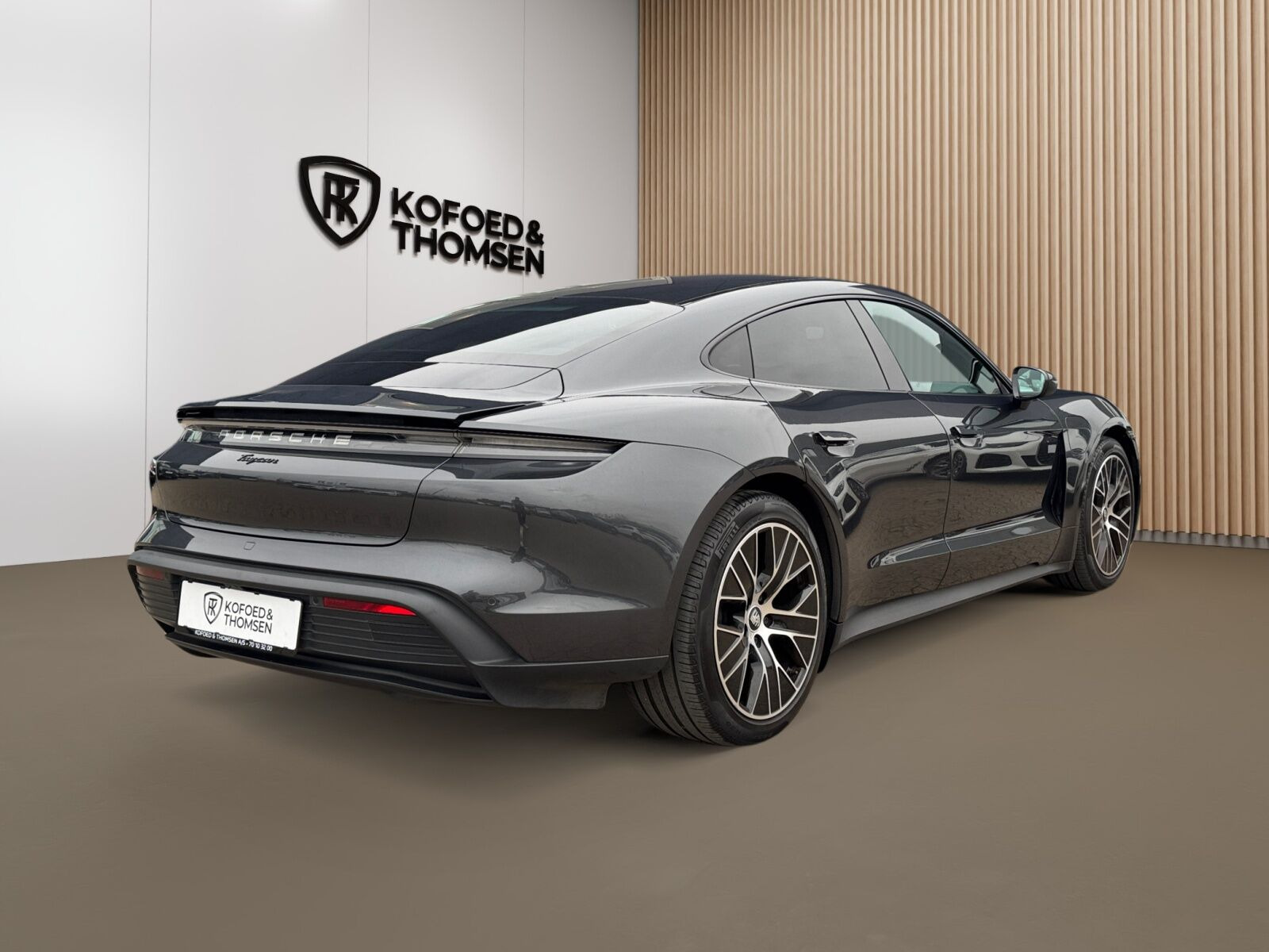 Grå Porsche Taycan fra 2021