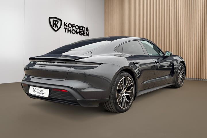 Grå Porsche Taycan fra 2021