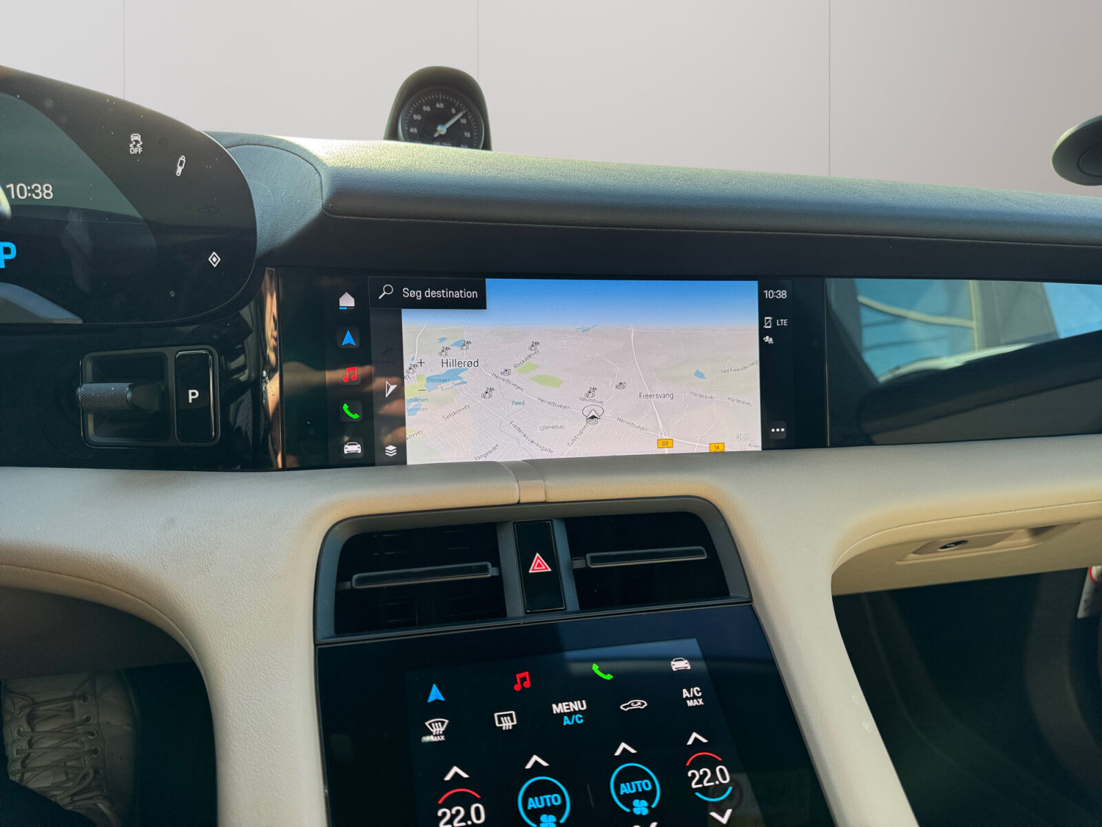 Grå Porsche Taycan fra 2021