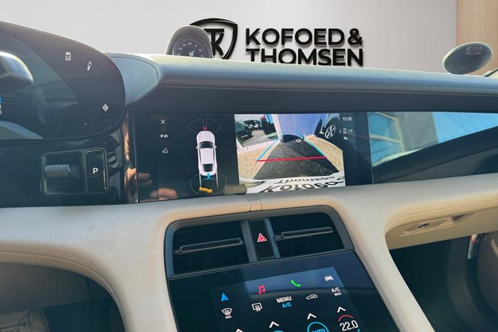 Grå Porsche Taycan fra 2021